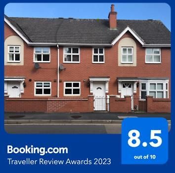 House Number 4 Sleeps Up To 4 With Smart Tvs In Every Room Wellington  Bagian luar foto