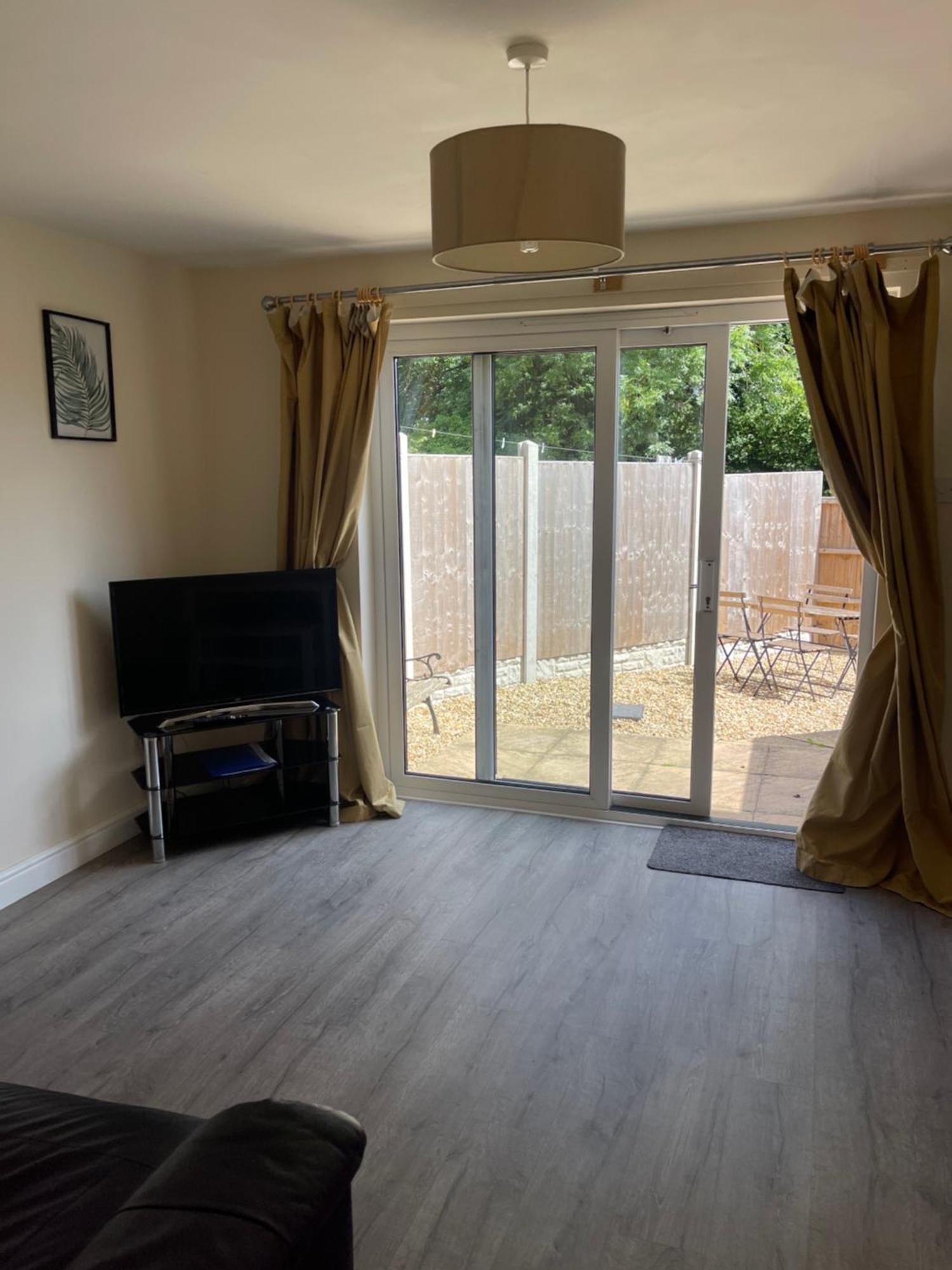 House Number 4 Sleeps Up To 4 With Smart Tvs In Every Room Wellington  Bagian luar foto