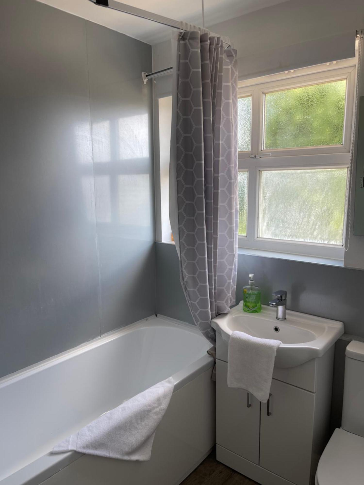 House Number 4 Sleeps Up To 4 With Smart Tvs In Every Room Wellington  Bagian luar foto