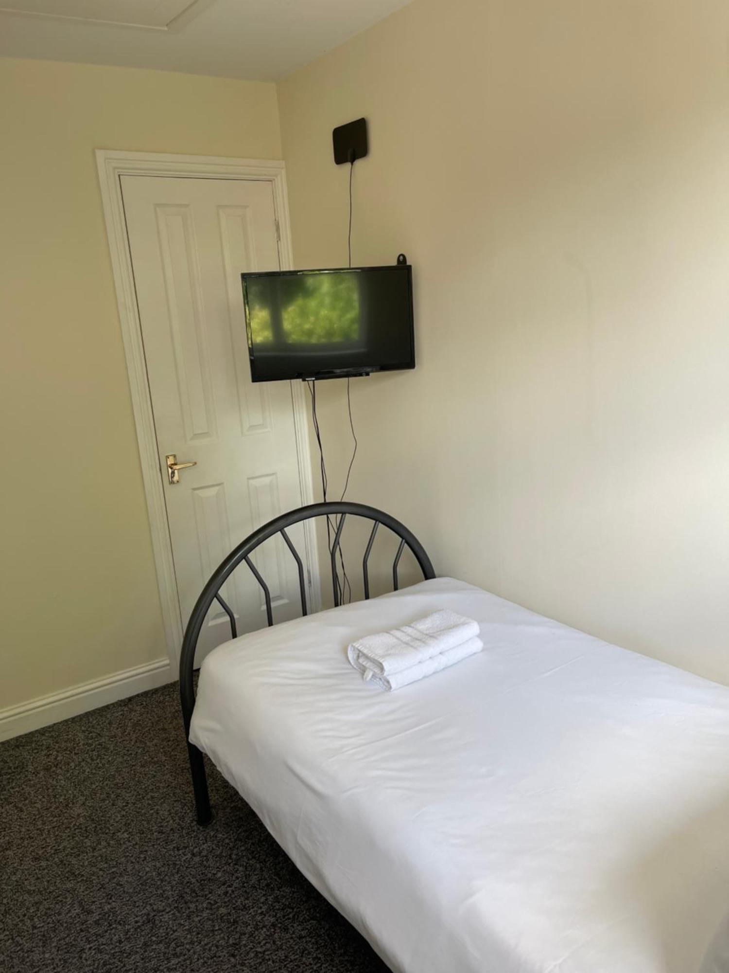 House Number 4 Sleeps Up To 4 With Smart Tvs In Every Room Wellington  Bagian luar foto