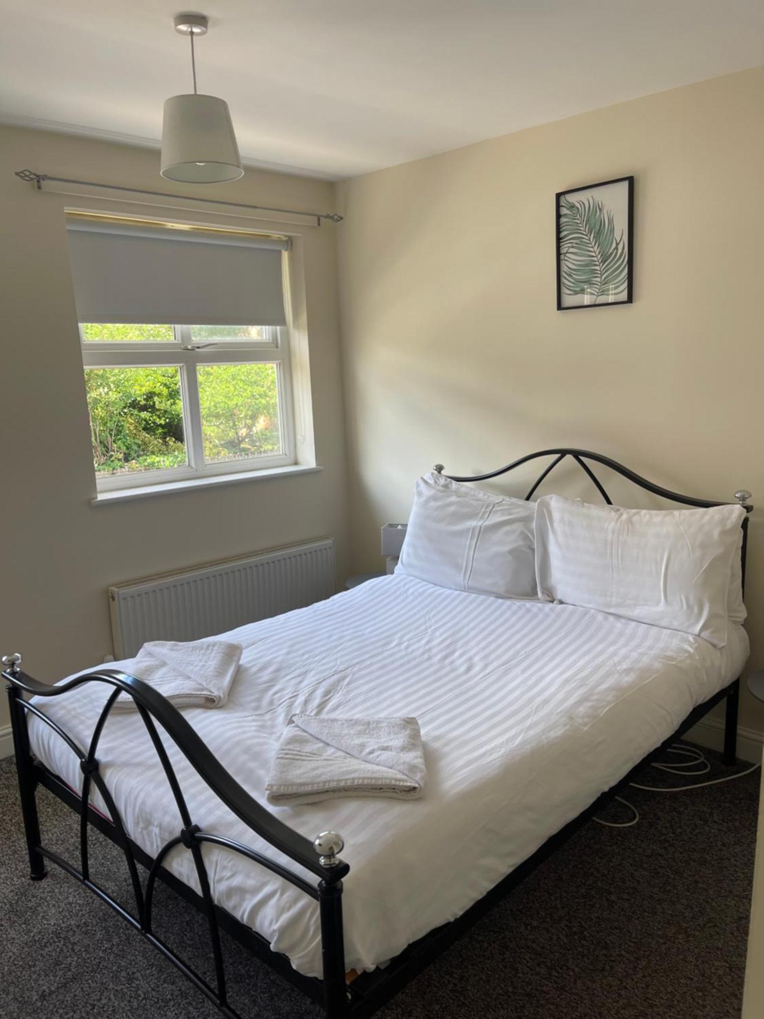House Number 4 Sleeps Up To 4 With Smart Tvs In Every Room Wellington  Bagian luar foto