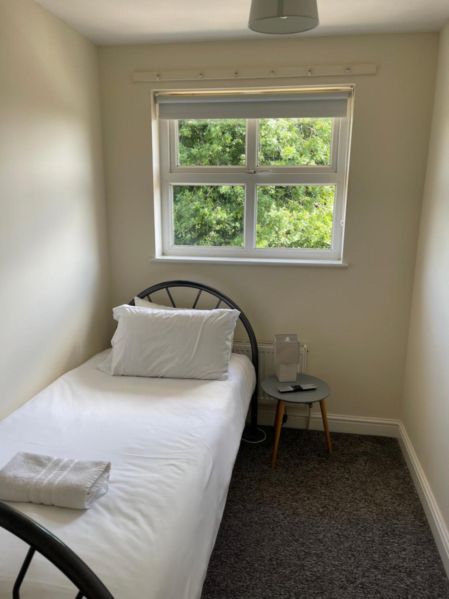 House Number 4 Sleeps Up To 4 With Smart Tvs In Every Room Wellington  Bagian luar foto