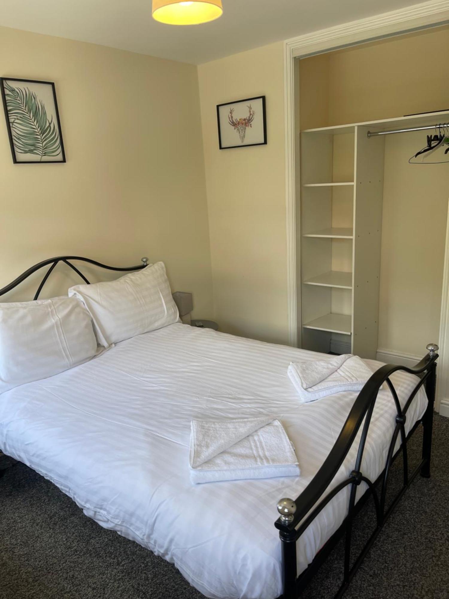 House Number 4 Sleeps Up To 4 With Smart Tvs In Every Room Wellington  Bagian luar foto
