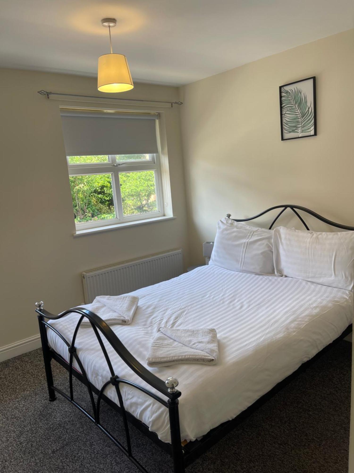 House Number 4 Sleeps Up To 4 With Smart Tvs In Every Room Wellington  Bagian luar foto